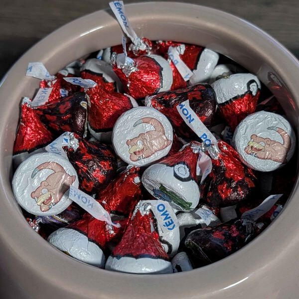 2026 | 151 Hershey's Kisses | Evidence I found my beloved pink boy