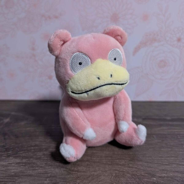 2018 | Pokemon Center | Sitting Cuties Slowpoke