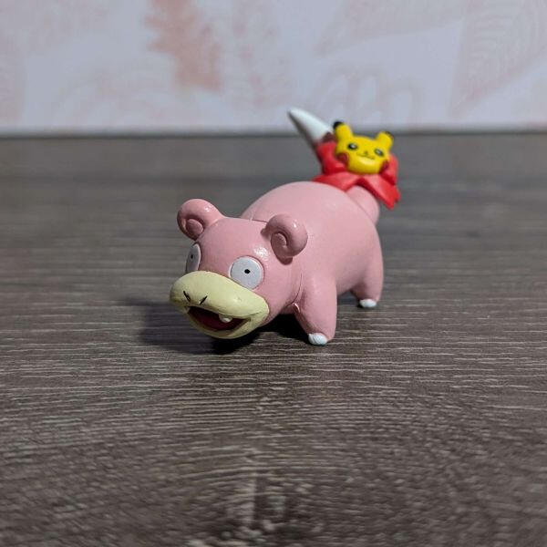2019 | Pokemon Center | Fan Of Pikachu & Eevee Slowpoke